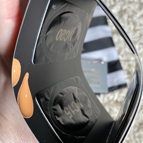 ⭐️3/$50! Sephora Bundle Kosas Wet Lip Oil Malibu, MAC, Clinique shadow quad bag - Picture 9 of 11